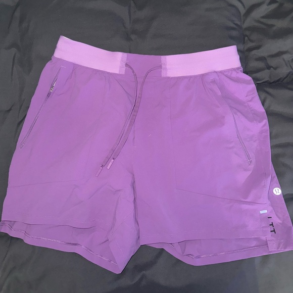 lululemon athletica Other - Lululemon 5” in seam license to train shorts
